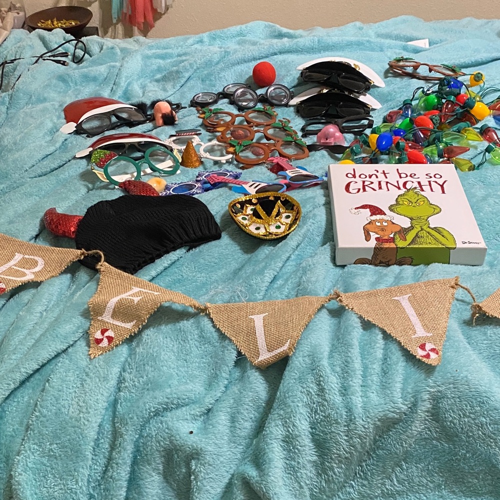 Festive Holiday Photo Booth Accessories Bundle